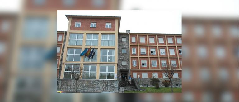  Façana del CETD de natació - Centro de Tecnificació Esportiva d'Oviedo (Astúries)
